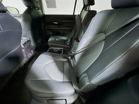 Used 2025 Toyota Grand Highlander AWD image 22