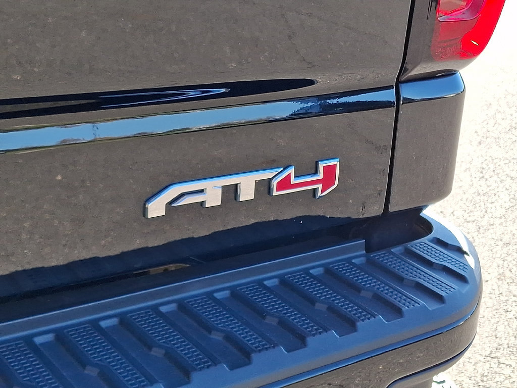 Used 2024 GMC Sierra 1500 AT4 w/ Technology Package AWD/4WD image 31