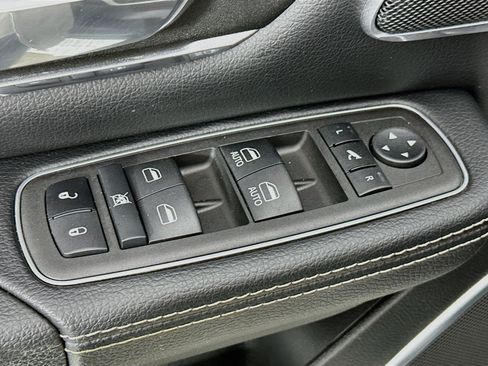Used 2023 RAM 1500 Laramie AWD/4WD image 18