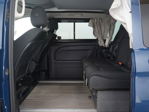 Used 2021 Mercedes-Benz Metris Passenger image 18