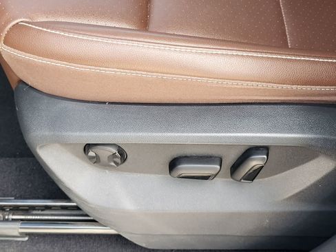 Used 2021 Volkswagen Atlas SE image 11