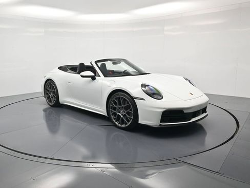 Certified 2025 Porsche 911 Carrera RWD image 36