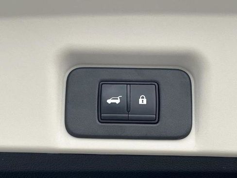 Certified 2023 Nissan Ariya AWD image 27