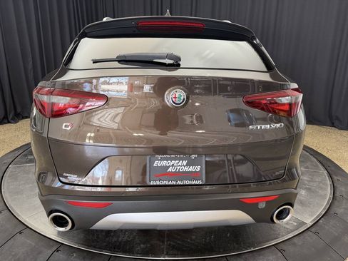Used 2018 Alfa Romeo Stelvio AWD image 8