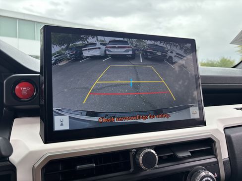 Used 2024 Toyota Tacoma TRD Off-Road image 21