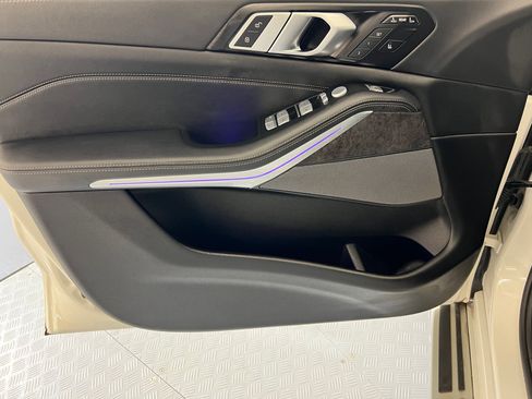 Certified 2025 BMW X7 xDrive40i image 11