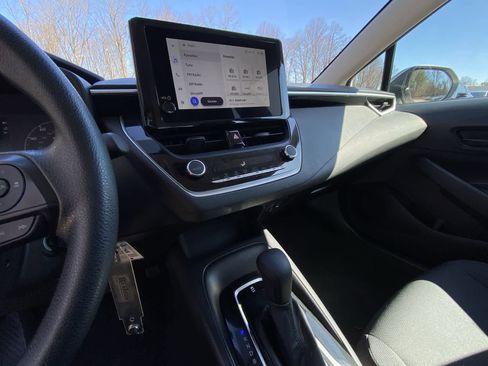 Used 2024 Toyota Corolla LE image 25