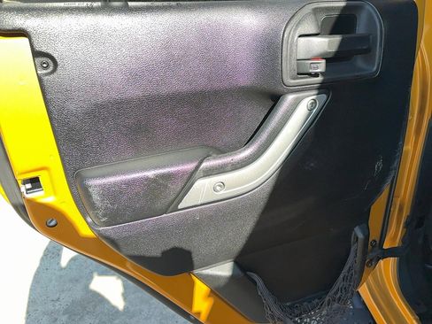 Used 2014 Jeep Wrangler Unlimited Sahara image 10