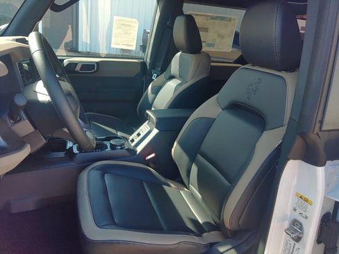 New 2026 Ford Bronco Big Bend w/ Black Appearance Package AWD/4WD image 5