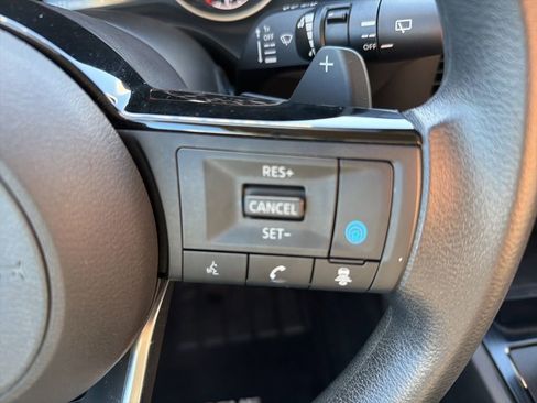 Used 2023 Nissan Rogue SV image 24