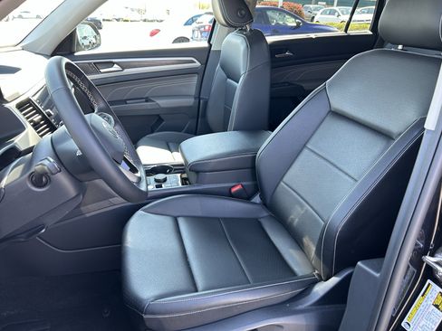 Certified 2023 Volkswagen Atlas SE image 22