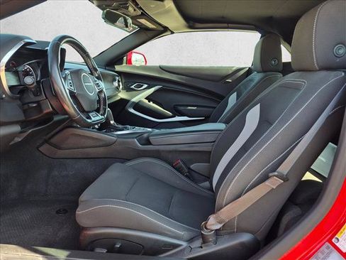 Used 2017 Chevrolet Camaro LT RWD image 15