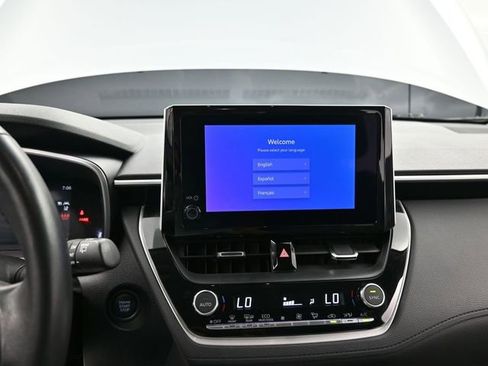 Used 2025 Toyota Corolla Cross XLE FWD image 12