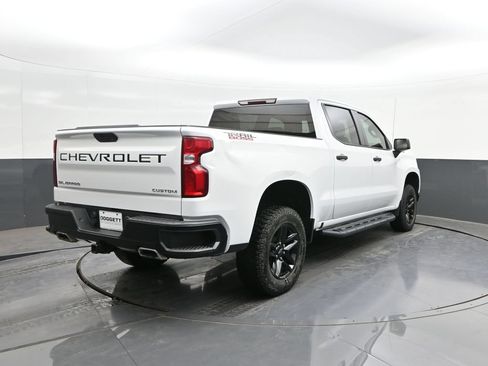 Used 2020 Chevrolet Silverado 1500 Custom Trail Boss w/ Custom Convenience Package AWD/4WD image 11
