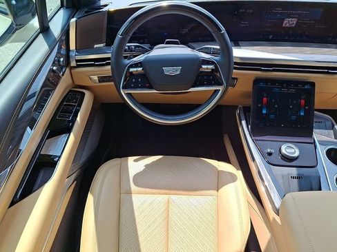 Certified 2026 Cadillac Escalade IQ Luxury 2 AWD/4WD image 11