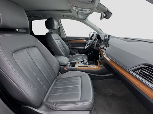 Used 2021 Audi Q5 e Premium Plus w/ Premium Plus Package image 20