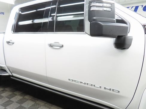 Used 2024 GMC Sierra 3500 Denali w/ Denali Reserve Package image 39