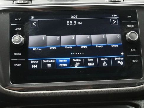 Used 2023 Volkswagen Tiguan SE R-Line FWD image 20