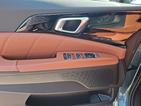 New 2026 Kia Carnival SX image 9