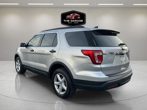 Used 2018 Ford Explorer 4WD image 3
