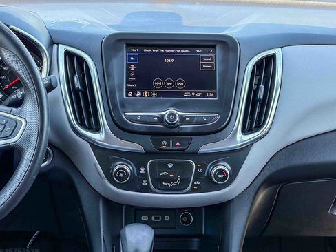 Used 2022 Chevrolet Equinox LT w/ LPO, Floor Liner Package FWD image 11