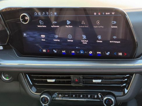 Used 2025 Chevrolet Suburban RST w/ Comfort Package image 14