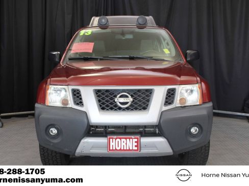 Used 2013 Nissan Xterra PRO-4X AWD/4WD image 2