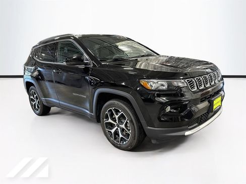 Used 2025 Jeep Compass Limited AWD/4WD image 3