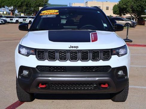 Used 2025 Jeep Compass Trailhawk w/ Trailer Tow Group AWD/4WD image 5