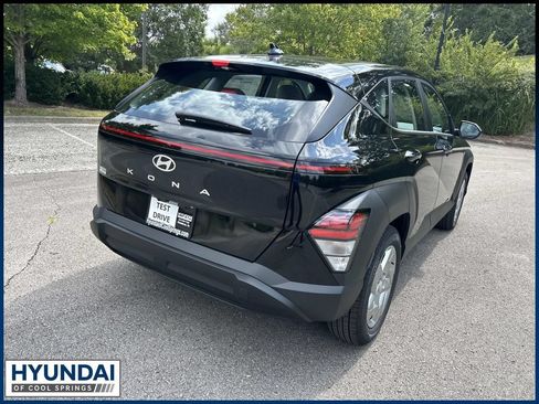 New 2027 Hyundai Kona SE FWD image 7