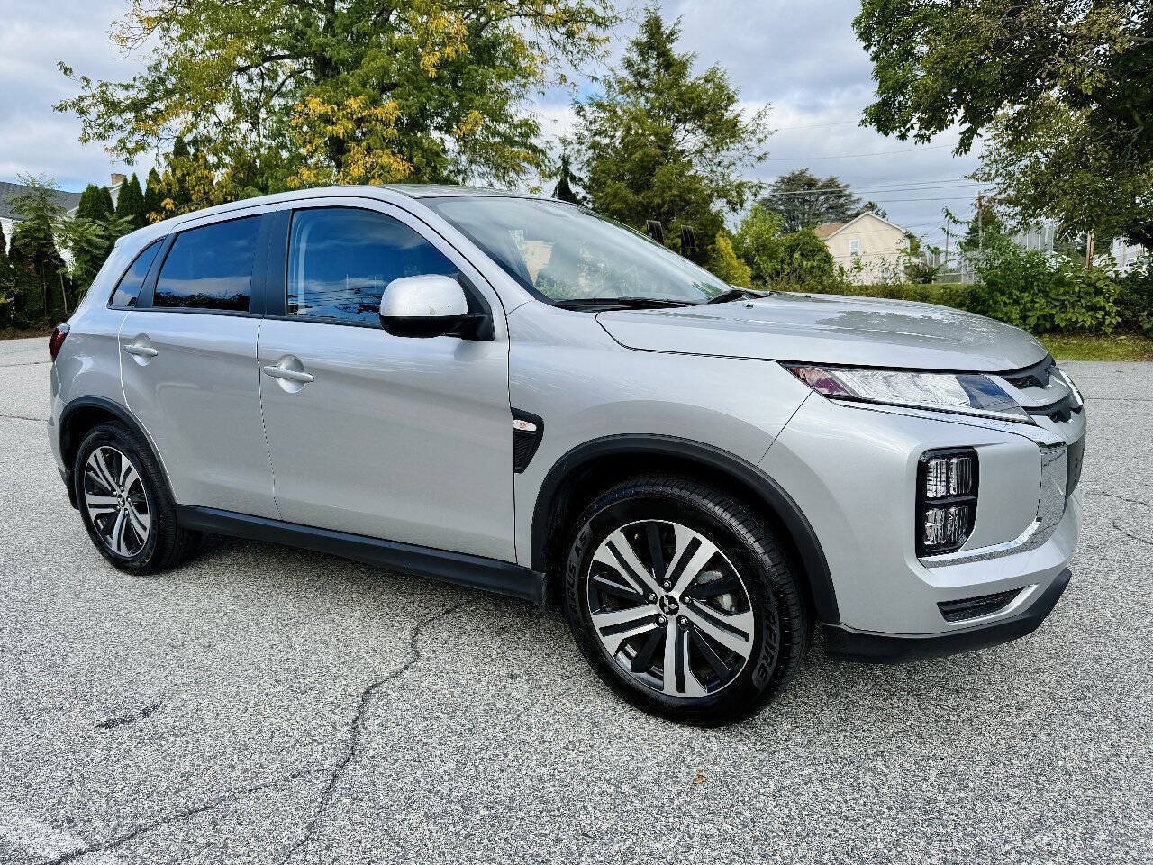 Used 2025 Mitsubishi Outlander Sport AWD image 3