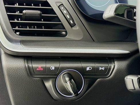 Used 2024 Porsche 911 Carrera T w/ Sportdesign Package image 14