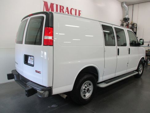 Used 2024 GMC Savana 2500 w/ Driver Convenience Package image 7