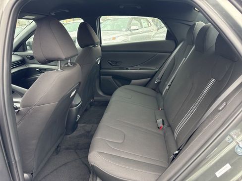 Certified 2025 Hyundai Elantra Sport image 19