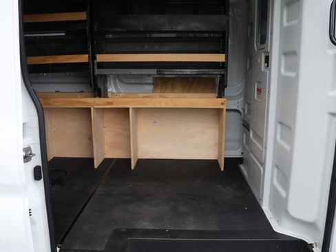 Used 2022 Ford E-Transit 148 High Roof Extended image 18