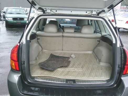 Used 2005 Subaru Outback 3.0R L.L. Bean image 19