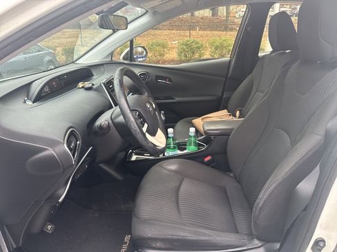 Used 2016 Toyota Prius Three w/ Protection Package image 7