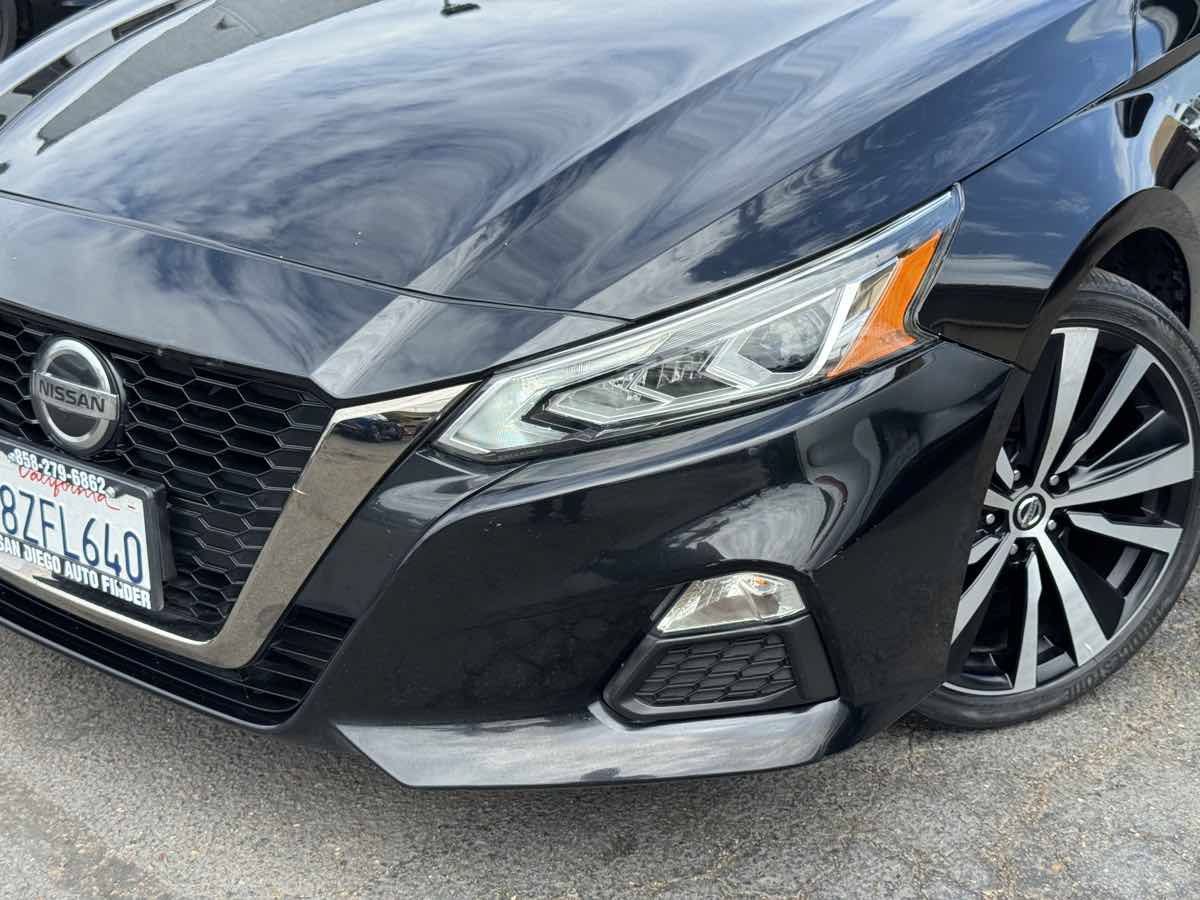 Used 2021 Nissan Altima 2.5 SR FWD image 3