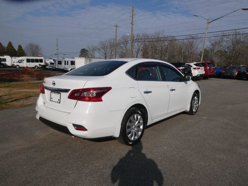 Used 2017 Nissan Sentra S image 5