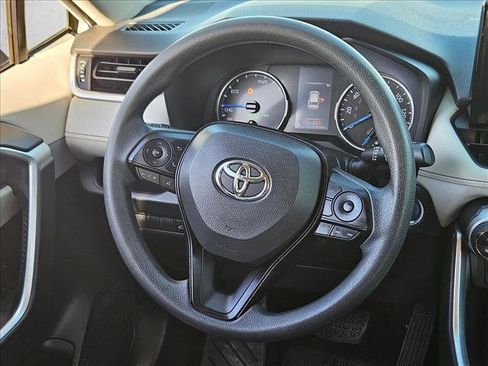 Used 2020 Toyota RAV4 XLE image 11
