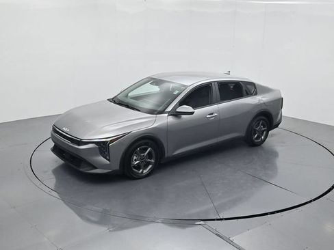 Used 2025 Kia K4 FWD image 44
