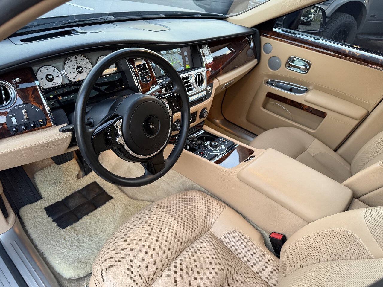 Used 2012 Rolls-Royce Ghost RWD image 23