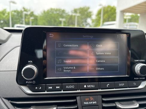Used 2023 Nissan Altima 2.5 S FWD image 19