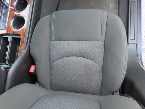 Used 2014 Chevrolet Traverse LT AWD/4WD image 40