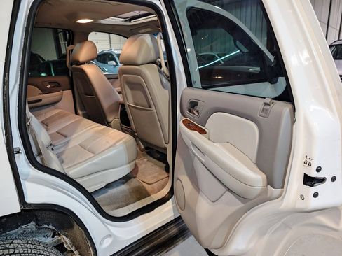 Used 2011 Chevrolet Tahoe LT image 24