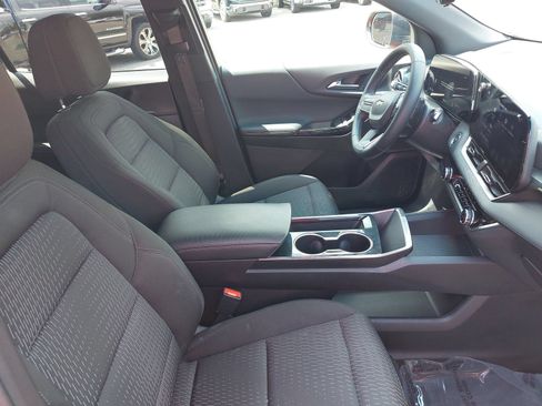 Used 2025 Chevrolet Equinox LT w/ Safety and Technology Package FWD image 10