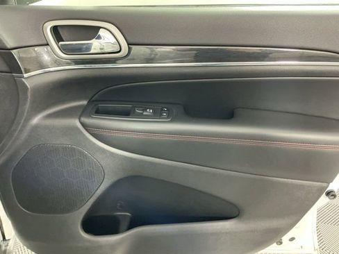 Used 2017 Jeep Grand Cherokee Trailhawk image 13