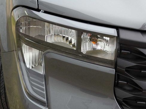 New 2025 Ford Maverick XL image 15