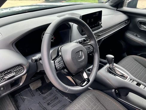 Used 2025 Honda HR-V Sport image 17