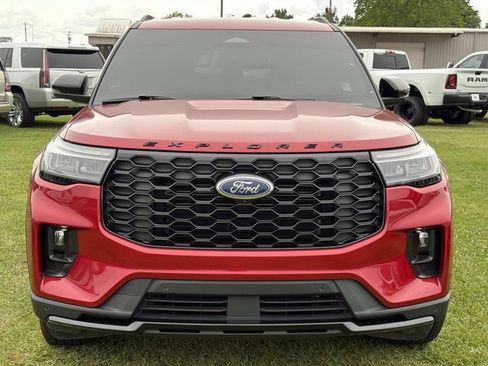Used 2025 Ford Explorer ST-Line w/ Premium Package RWD image 4